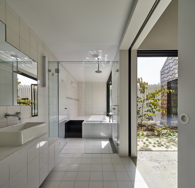 ����� �������� Tower House � Peter Bennetts