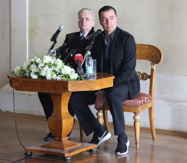 Генеральный директор Государственного Эрмитажа Михаил Пиотровский и директор бюро Захи Хадид Патрик Шумахер. Фотография © Павел Олигорский, archi.ru Генеральный директор Государственного Эрмитажа Михаил Пиотровский и директор бюро Захи Хадид Патрик Шумахер. Фотография © Павел Олигорский, archi.ru