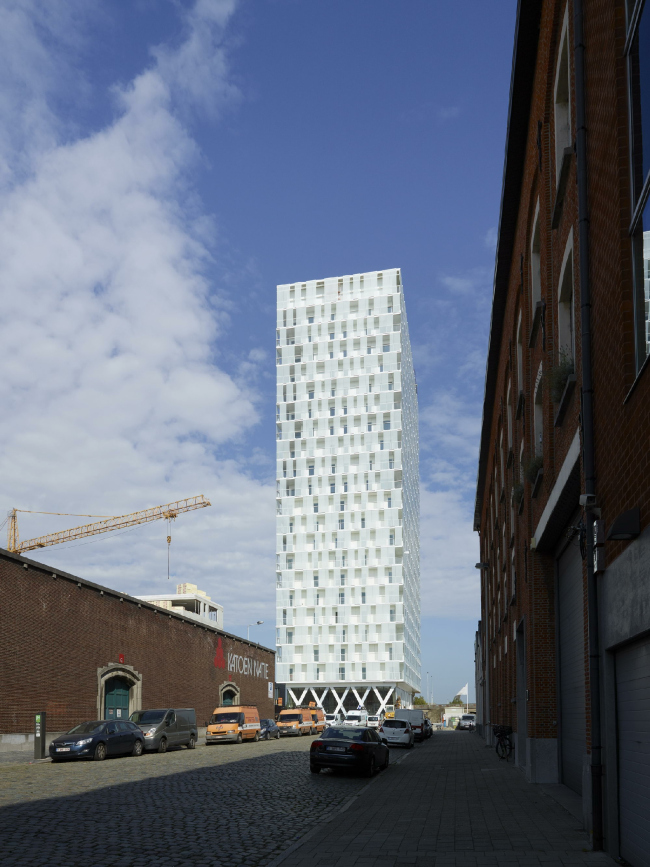 ����� �������� Park Tower � Lumecore/Toon
Grobet