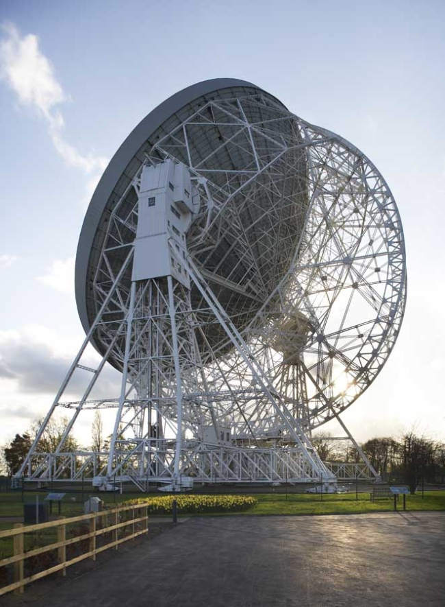 Центр открытия науки обсерватории Джодрелл-Бэнк. Радиотелескоп Ловелла © Hufton & Crow