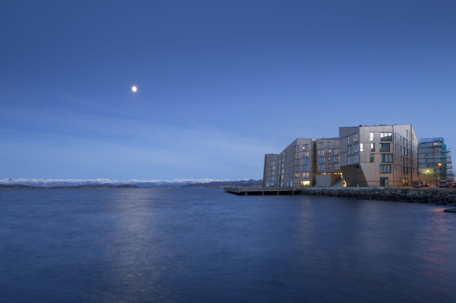 ����� �������� Waterfront � Adam Mørk