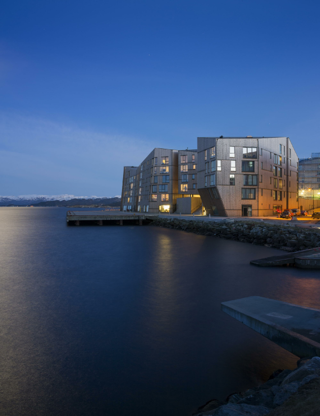 ����� �������� Waterfront � Adam Mørk