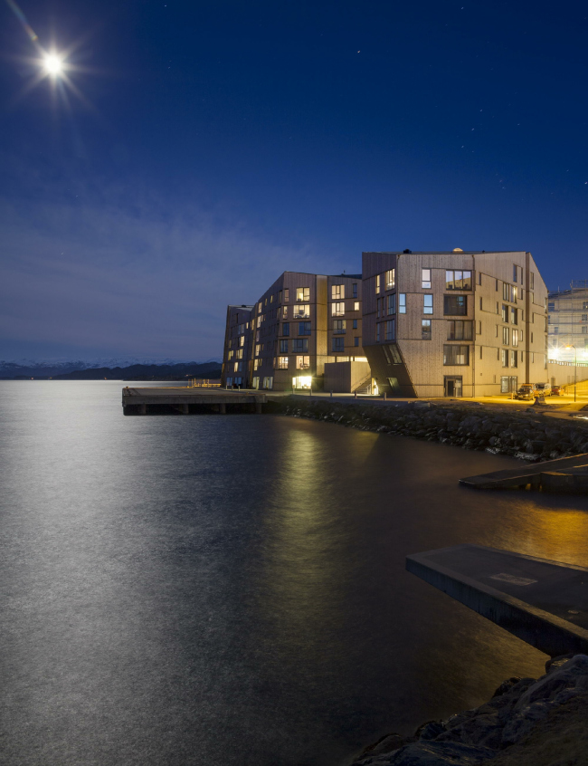 ����� �������� Waterfront � Adam Mørk