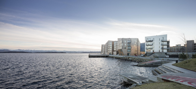 ����� �������� Waterfront � Adam Mørk