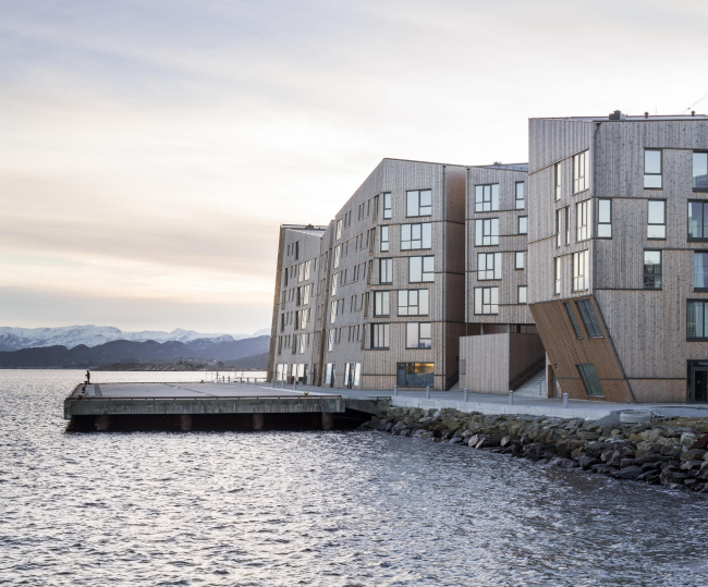 ����� �������� Waterfront � Adam Mørk