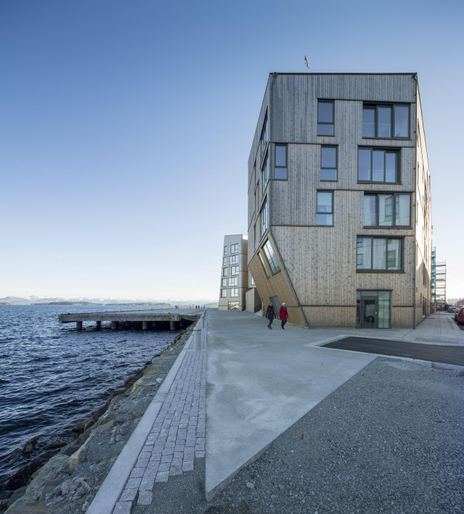 ����� �������� Waterfront � Adam Mørk