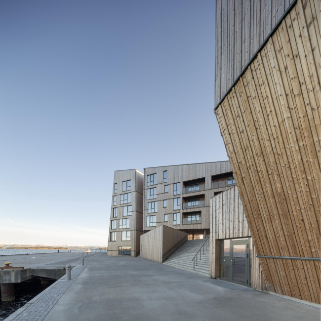 ����� �������� Waterfront � Adam Mørk