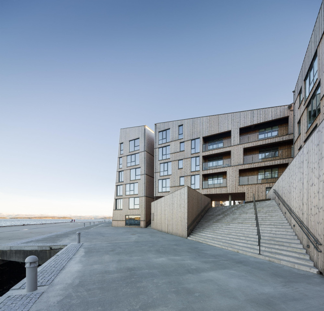 ����� �������� Waterfront � Adam Mørk