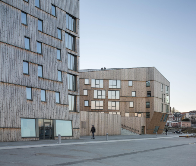 ����� �������� Waterfront � Adam Mørk