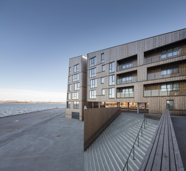 ����� �������� Waterfront � Adam Mørk