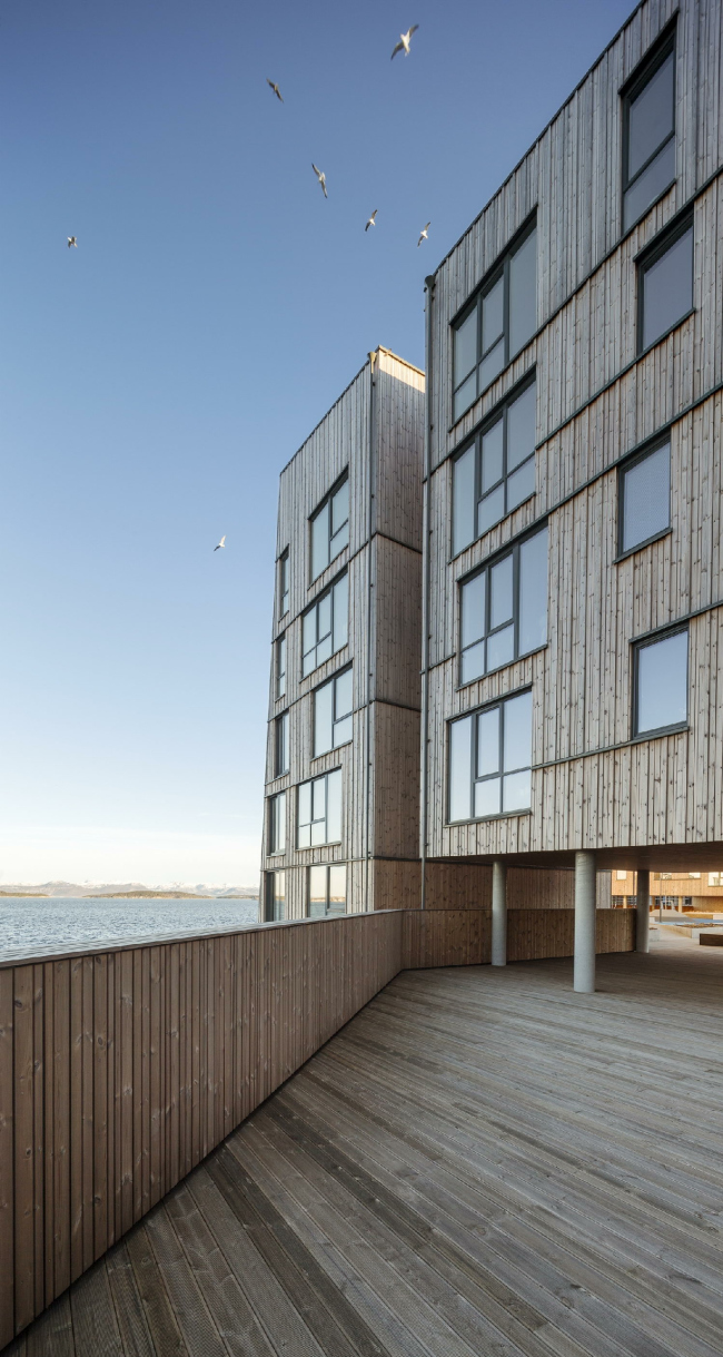 ����� �������� Waterfront � Adam Mørk