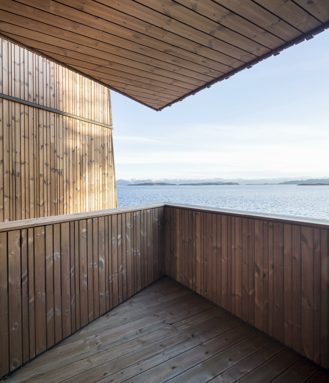 ����� �������� Waterfront � Adam Mørk