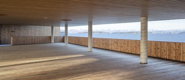 ����� �������� Waterfront � Adam Mørk