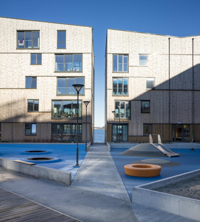 ����� �������� Waterfront � Adam Mørk
