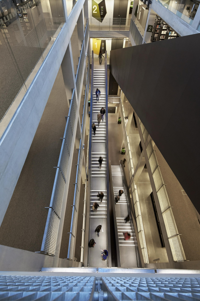 ������ ������������ ������������ �� ��������-����� � Hufton + Crow