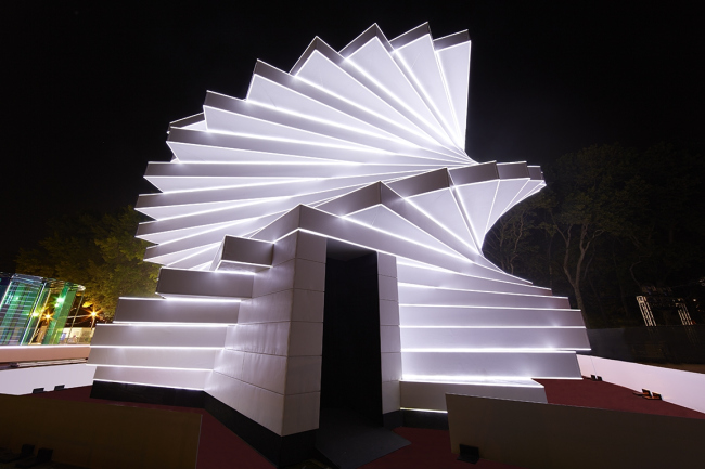 ���� � Saint-Gobain Corporation