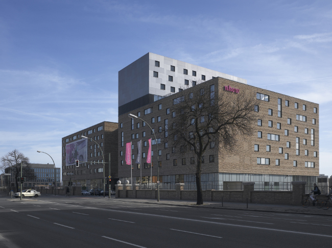 nhow Hotel. Photo � Roland Halbe