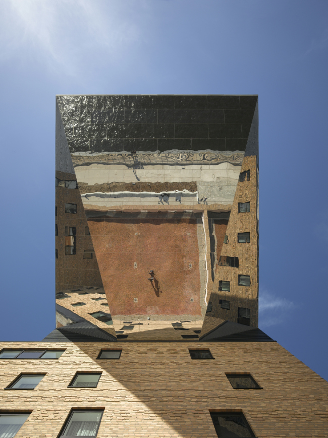 ��������� nhow Hotel. ���������, 2010. ���������� � Roland Halbe