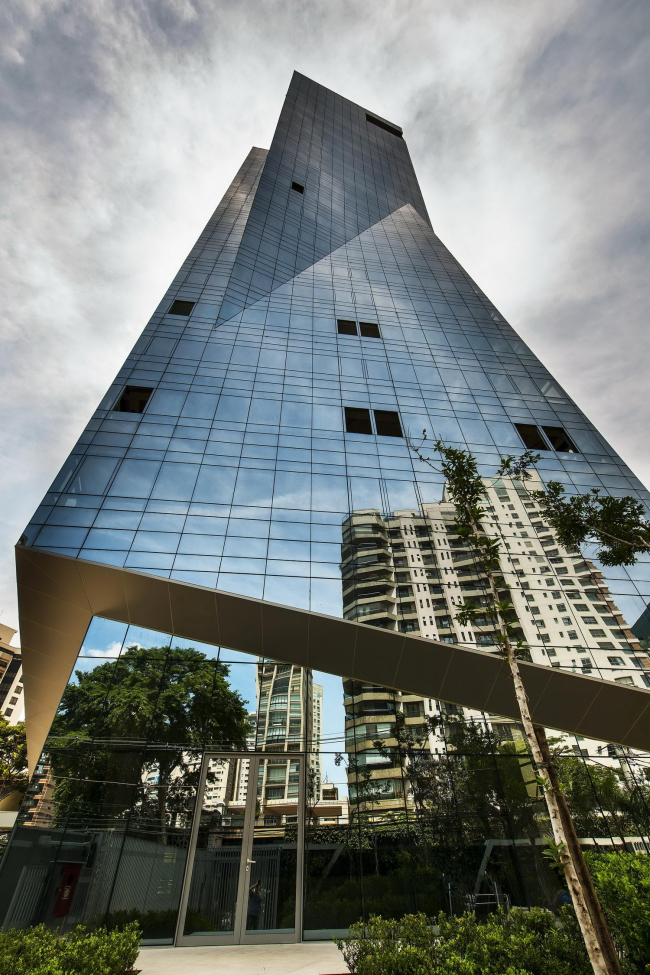 ����� Vitra � Romulo Fialdini