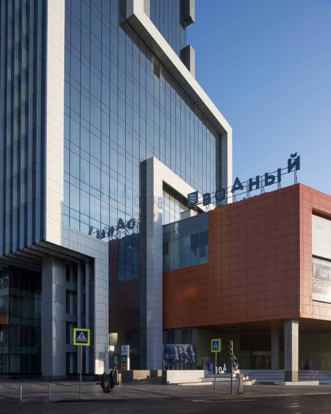 Shopping and business center "Vodny"  Atrium Architects