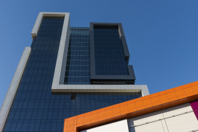 Shopping and business center "Vodny" � Atrium Architects