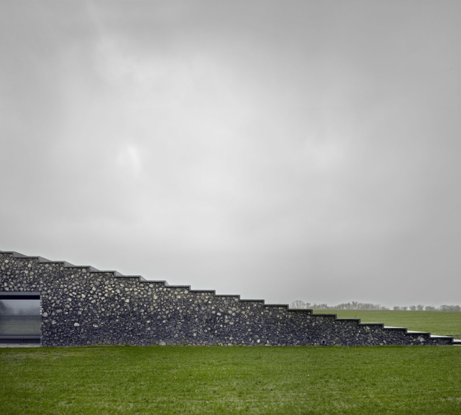 ��� Flint House � James Morris