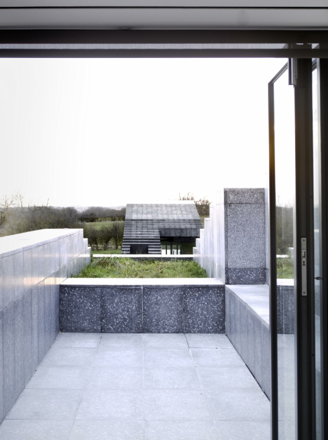 ��� Flint House � James Morris