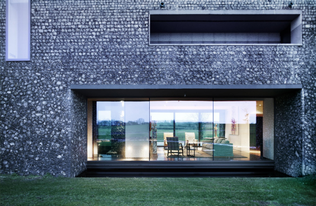 ��� Flint House � James Morris