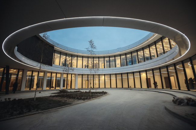 ������������� ����������� ��������� � ���������� ������� � Designed by Erick van Egeraat