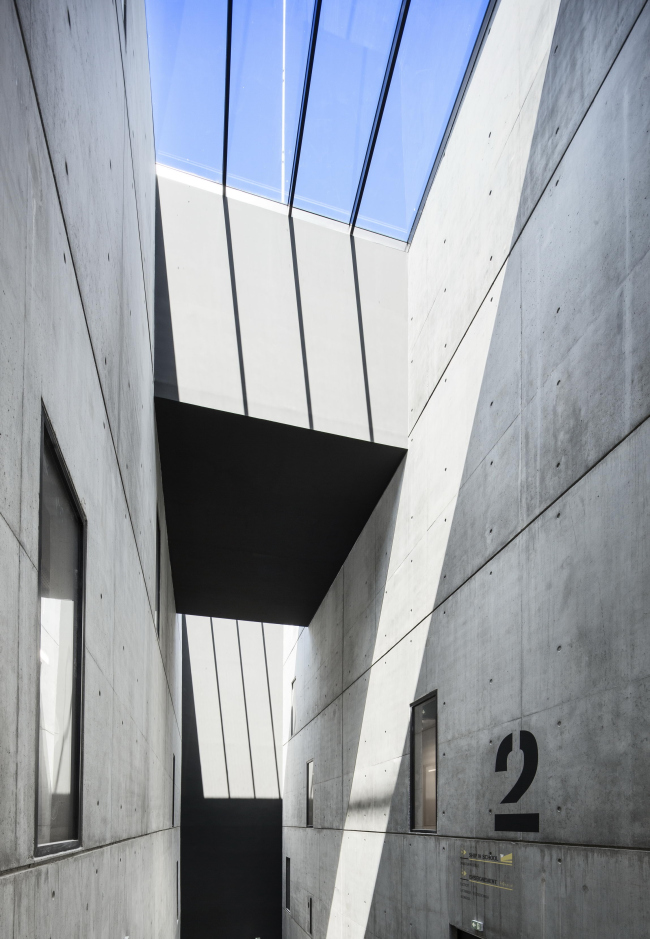 ������������ ������ ������� ����� � Luc Boegly