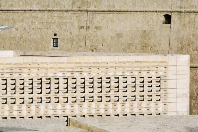 �������� � ������������� ������������� ������ � Michel Denancé