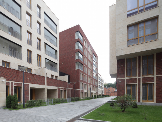 Residetial complex at the Leo Tolstoy Street. Photograph  Mikhail Serebryakov, "Sergey Kiselev and Partners"