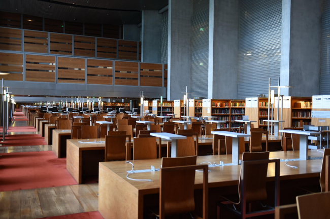 ������������ ���������� ������� � ������. 1995 � The Japan Art Association / Sankei Shimbun