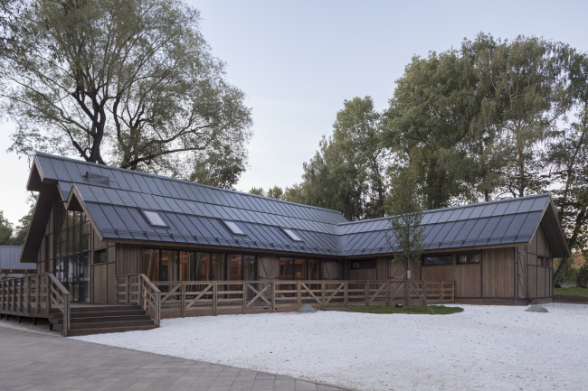 Cow-shed. House for master classes. Urban farm at VDNKh, 1st phase. WOWhaus Bureau. Photograph  Dmitry Chebanenko