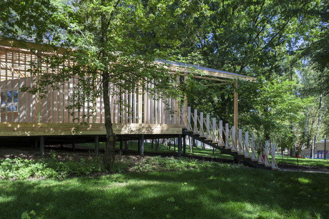 The entrance pavilion of the norther part. Urban farm at VDNKh, 1st phase. WOWhaus Bureau. Photograph � Dmitry Chebanenko