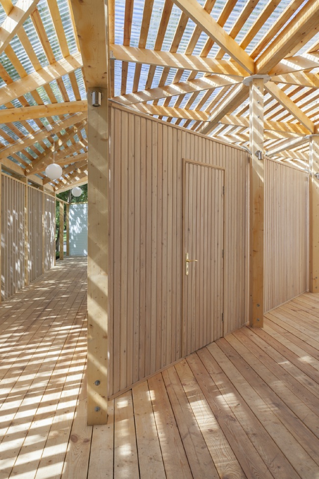 The entrance pavilion of the norther part. Urban farm at VDNKh, 1st phase. WOWhaus Bureau. Photograph  Dmitry Chebanenko
