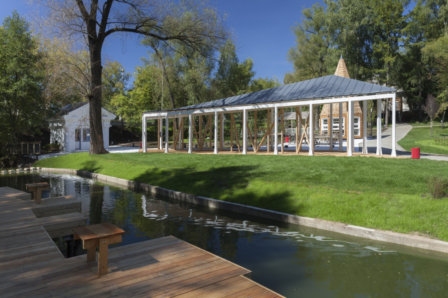 The awning of the cafe. Urban farm at VDNKh, 1st phase. WOWhaus Bureau. Photograph  Dmitry Chebanenko