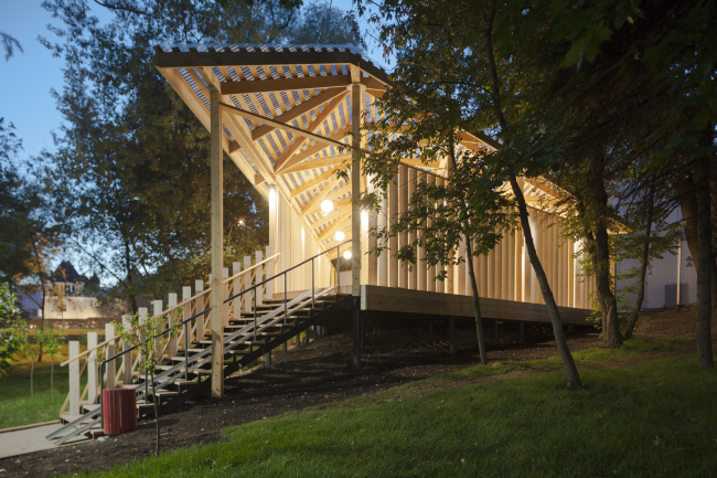 The entrance pavilion of the norther part. Urban farm at VDNKh, 1st phase. WOWhaus Bureau. Photograph  Dmitry Chebanenko