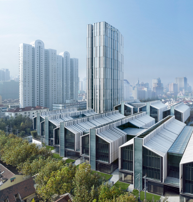 ������� � �������� ������� SOHO Fuxing Lu � Christian Gahl
