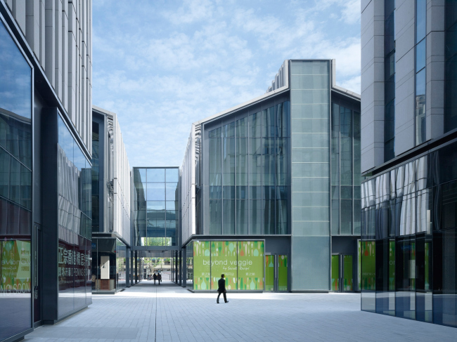 ������� � �������� ������� SOHO Fuxing Lu � Christian Gahl