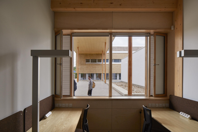 ����� ������������������� ������������ ��������� ������ � Dennis Gilbert/VIEW