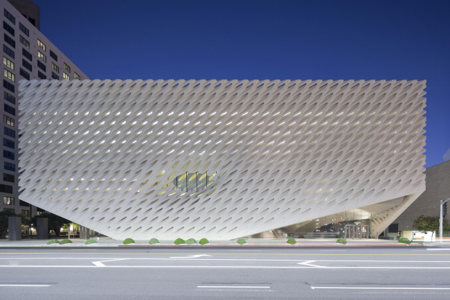     The Broad  Iwan Baan.  The Broad  Diller Scofidio + Renfro