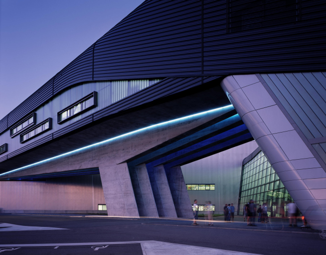 ����������� ������ ������ BMW � ��������. 2005 � Helene Binet