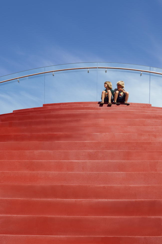 ��������� ���� The Couch � Daria Scagliola & Stijn Brakkee