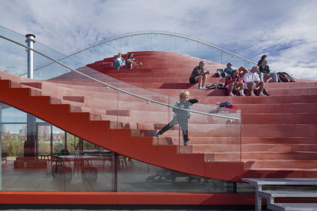 ��������� ���� The Couch � Daria Scagliola & Stijn Brakkee