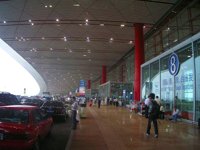 Международный Аэропорт Пекина - Терминал 3. Фото: &#22818;&#12398;&#25955;&#27497; - &#22818;&#12398;&#25955;&#27497; via Wikimedia Commons. Лицензия GNU Free Documentation License