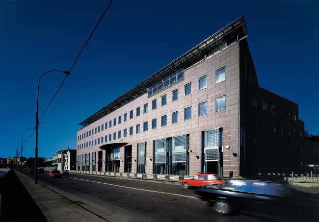 UniCredit Bank on the Prechistenskaya Embankment � Ostozhenka