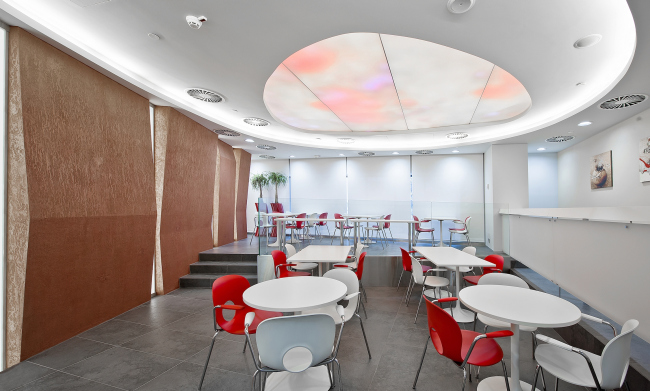 Cafeteria in Johnson & Johnson Visual Care Institute  Sergey Estrin architectural studio