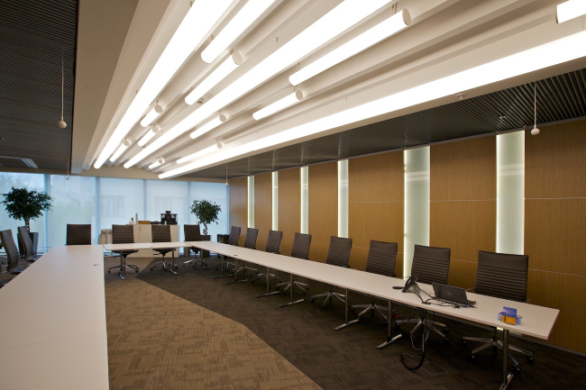 Meeting room in the Moscow HQ of Philip Morris � Sergey Estrin architectural studio
