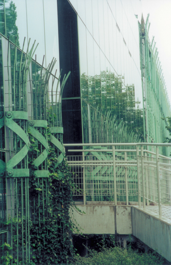 ���������� ����������� ������������. ��������� ����� � �������������. ���������, 2000. ���������� � ������������� ���������� �Budzynski & Badowski�